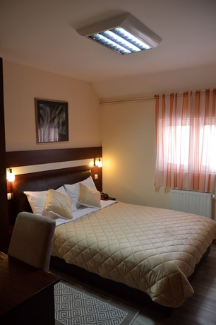 Imagen de la habitación del Hotel Cile. Foto 15