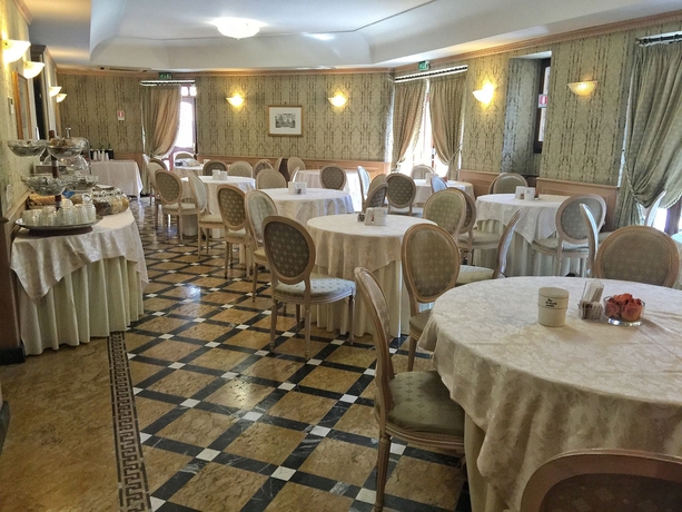 Imagen del bar/restaurante del Hotel Cilicia. Foto 4