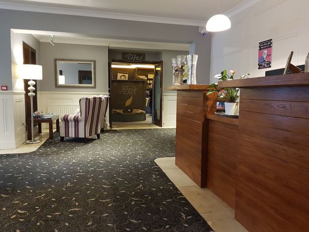 Imagen de los interiores del Hotel Cill Aodain Court. Foto 19