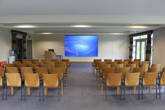 Imagen de los interiores del Hotel Cim Business Centre. Foto 14