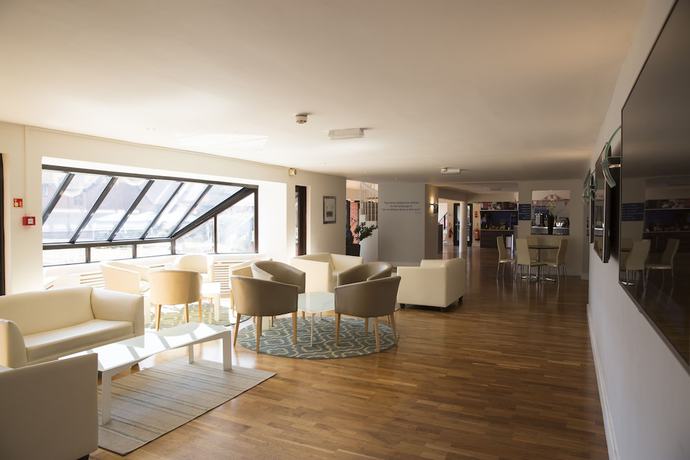 Imagen del bar/restaurante del Hotel Cim Business Centre. Foto 3