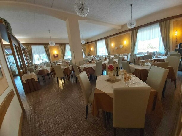 Imagen del bar/restaurante del Hotel Cima D'oro. Foto 20