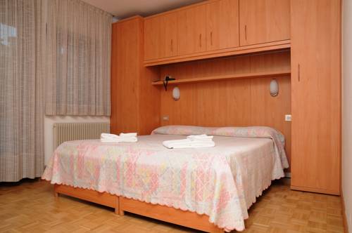 Imagen de la habitación del Hotel Cima Tosa. Foto 7