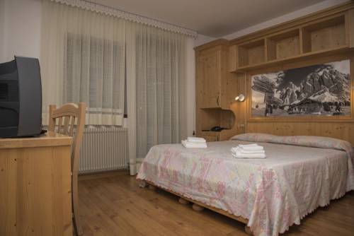 Imagen de la habitación del Hotel Cima Tosa. Foto 8