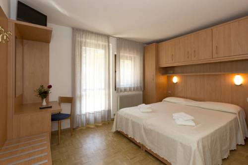 Imagen de la habitación del Hotel Cima Tosa. Foto 10