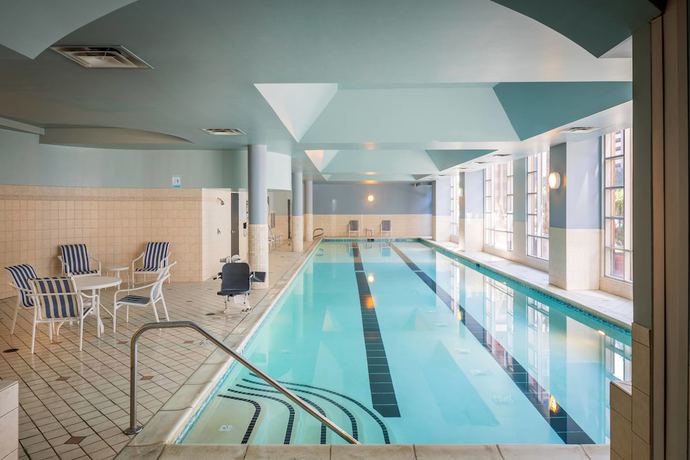 Imagen de la piscina del Hotel Cincinnati Marriott At Rivercenter. Foto 7