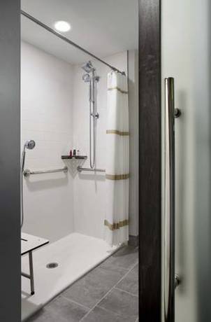 Imagen de la habitación del Hotel Cincinnati Marriott Northeast. Foto 8