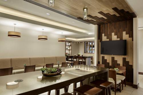 Imagen de la habitación del Hotel Cincinnati Marriott Northeast. Foto 9