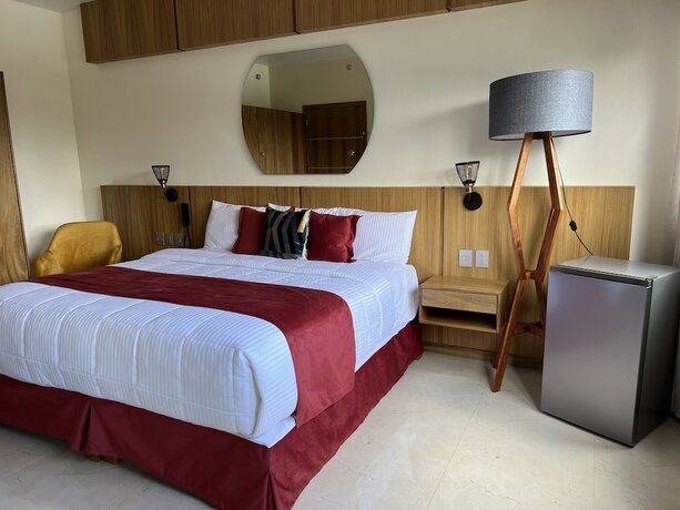 Imagen de la habitación del Hotel Cinco Diamantes. Foto 17