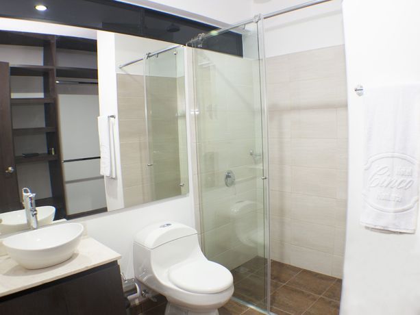 Imagen de la habitación del Hotel Cinco Monteria. Foto 5