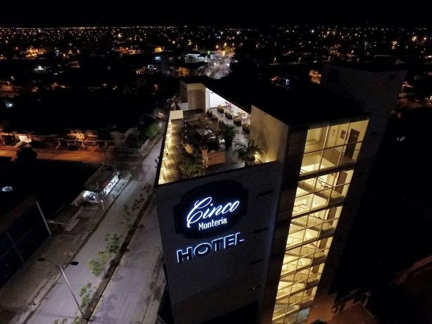 Imagen de los exteriores del Hotel Cinco Monteria. Foto 13