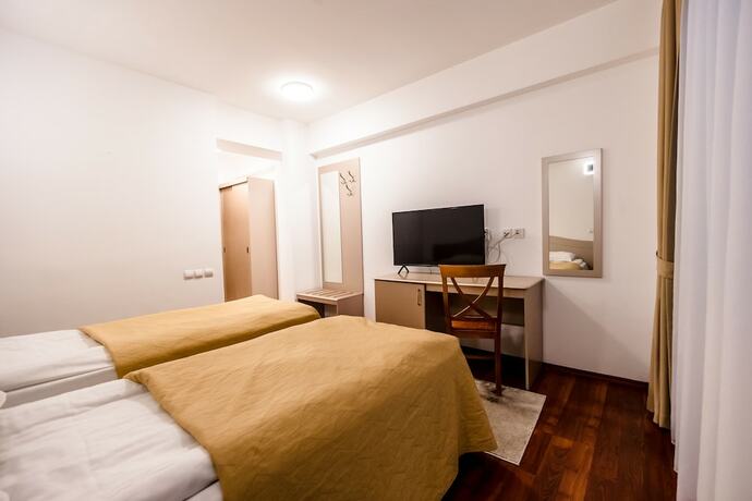 Imagen de la habitación del Hotel Cindrel. Foto 17