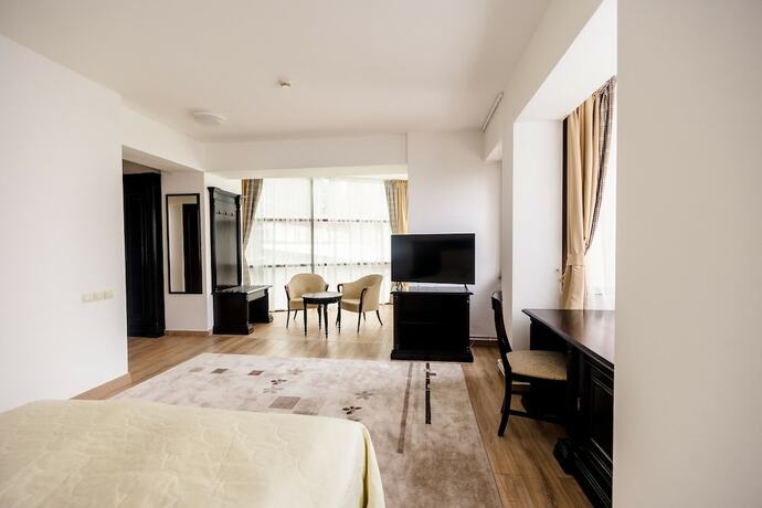 Imagen general del Hotel Cindrel. Foto 6