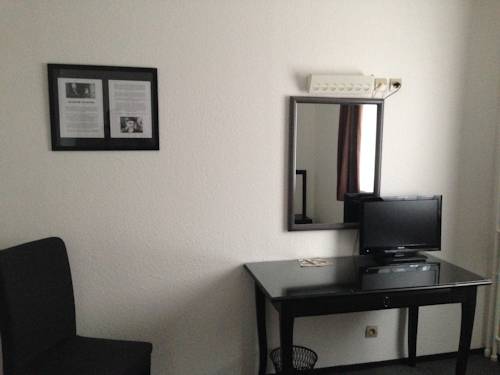 Imagen de la habitación del Hotel Cinépole. Foto 2