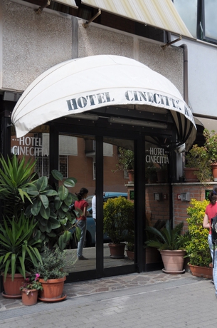 Imagen de los exteriores del Hotel Cinecitta. Foto 11