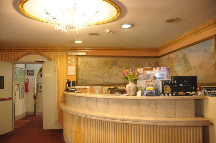 Imagen de los interiores del Hotel Cinecitta. Foto 15