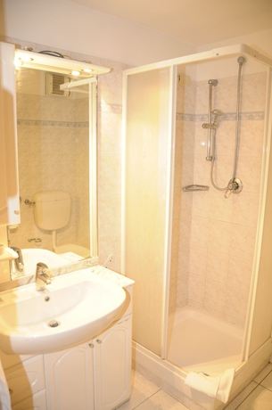 Imagen de la habitación del Hotel Cinecitta. Foto 10