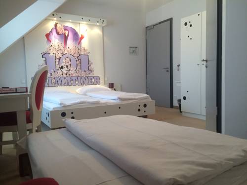 Imagen de la habitación del Hotel Cinehotel Maroni. Foto 2