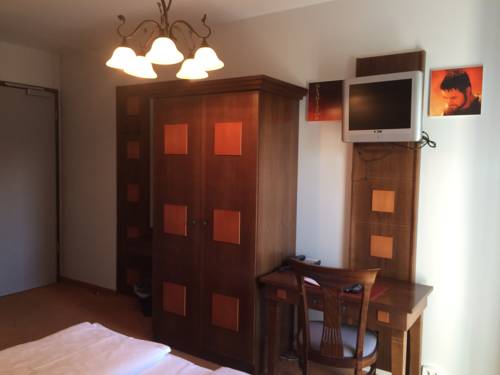 Imagen de la habitación del Hotel Cinehotel Maroni. Foto 4