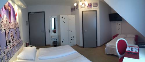 Imagen de la habitación del Hotel Cinehotel Maroni. Foto 8