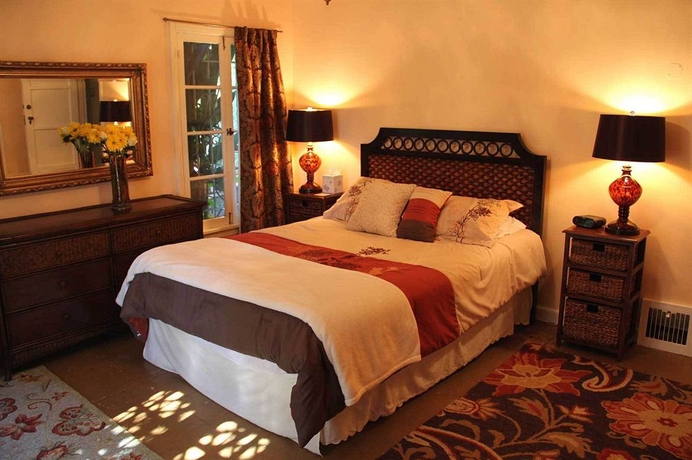 Imagen de la habitación del Hotel Cinema Suites Bed and Breakfast. Foto 1