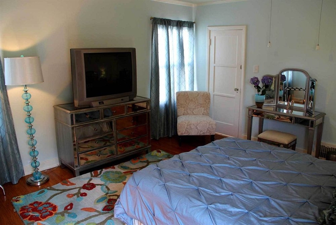 Imagen de la habitación del Hotel Cinema Suites Bed and Breakfast. Foto 8