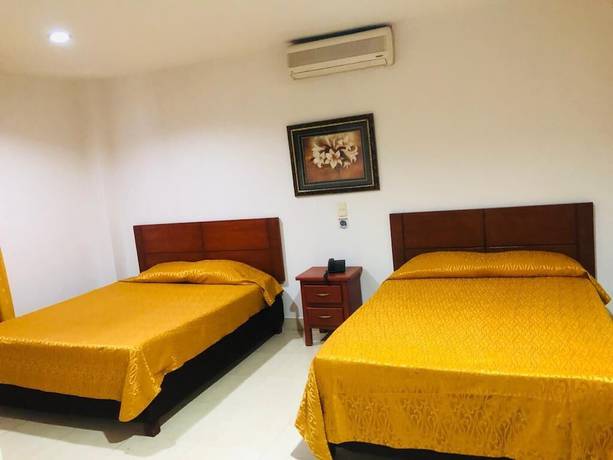 Imagen de la habitación del Hotel Cinera. Foto 5