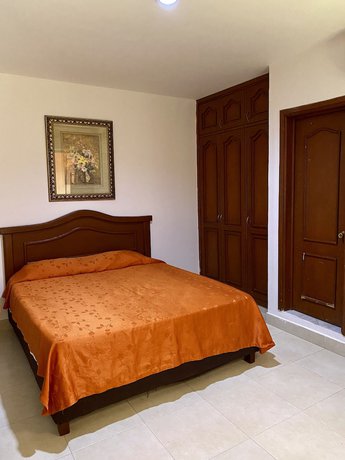 Imagen de la habitación del Hotel Cinera. Foto 6