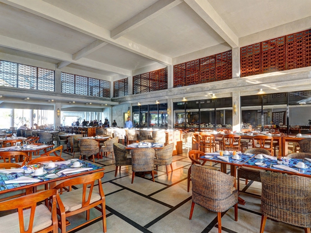 Imagen del bar/restaurante del Hotel Cinnamon Bey Beruwala. Foto 3