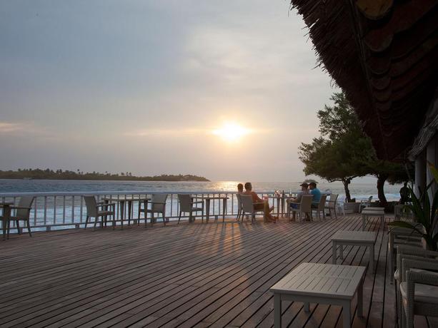 Imagen de los exteriores del Hotel Cinnamon Dhonveli Maldives. Foto 10