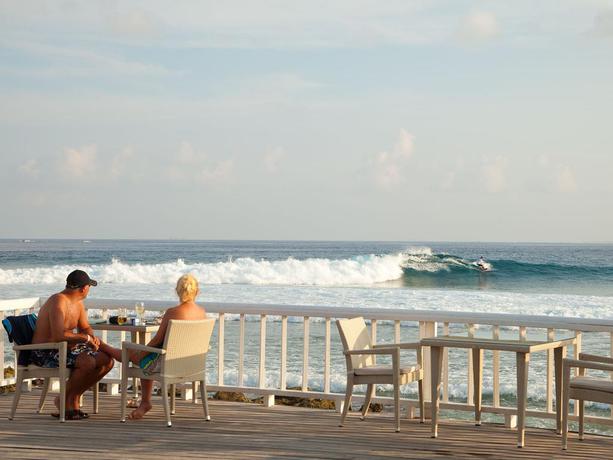 Imagen de los exteriores del Hotel Cinnamon Dhonveli Maldives. Foto 11