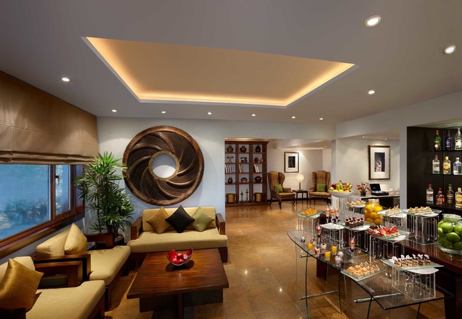 Imagen del bar/restaurante del Hotel Cinnamon Lakeside Colombo. Foto 3