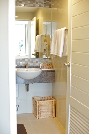 Imagen de la habitación del Hotel Cinnamon Residence. Foto 9