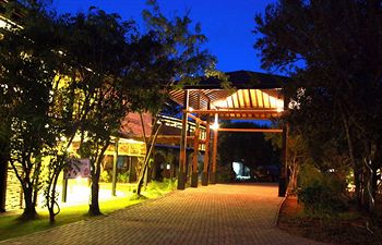 Imagen del bar/restaurante del Hotel Cinnamon Wild Yala. Foto 4