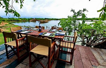 Imagen del bar/restaurante del Hotel Cinnamon Wild Yala. Foto 5