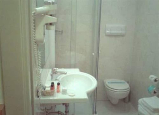 Imagen de la habitación del Hotel Cinque Giornate. Foto 10