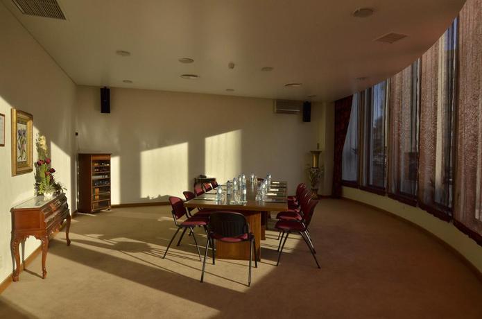 Imagen de los interiores del Hotel Cinquentenário and Conference Center. Foto 15