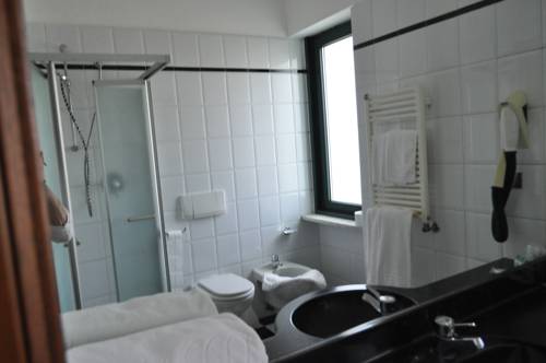 Imagen de la habitación del Hotel Cinzia, Vercelli. Foto 4
