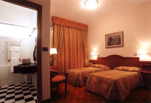 Imagen de la habitación del Hotel Cinzia, Vercelli. Foto 6