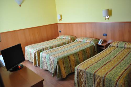 Imagen de la habitación del Hotel Cinzia, Vercelli. Foto 13