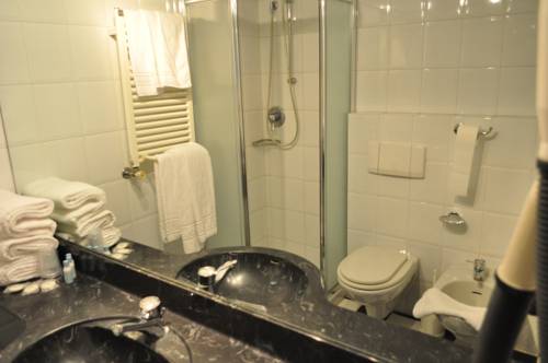 Imagen de la habitación del Hotel Cinzia, Vercelli. Foto 16