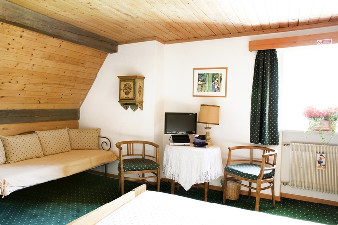 Imagen de la habitación del Hotel Cir. Foto 2