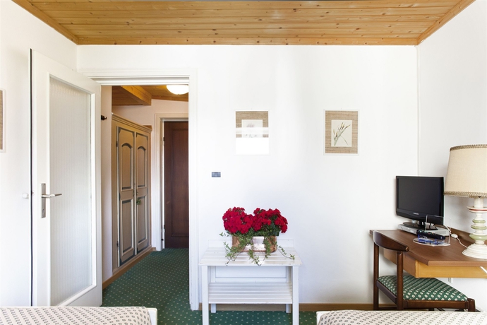 Imagen de los interiores del Hotel Cir. Foto 9