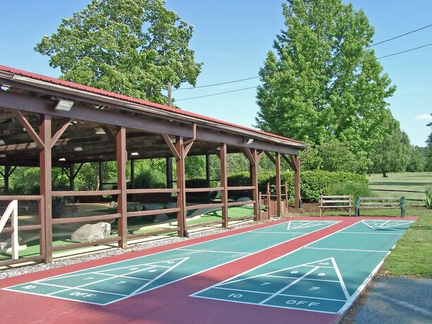 Imagen general del Hotel Circle M Rv And Camping Resort - Caravan Park. Foto 3