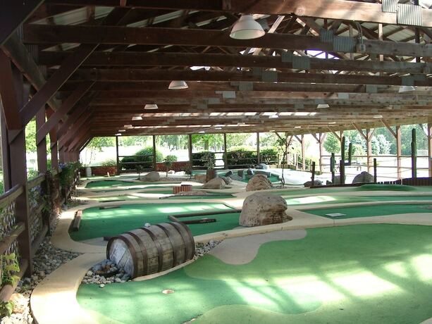 Imagen general del Hotel Circle M Rv And Camping Resort - Caravan Park. Foto 13