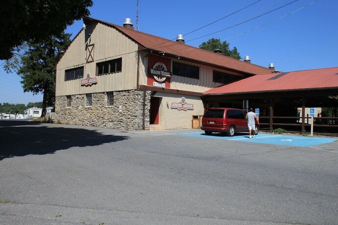 Imagen de los interiores del Hotel Circle M Rv And Camping Resort - Caravan Park. Foto 21