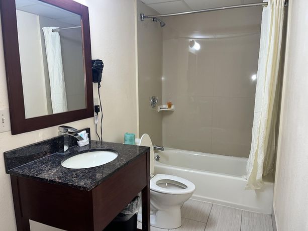 Imagen de la habitación del Hotel Circle Motel Lodge. Foto 10