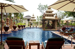 Imagen de la piscina del Hotel Circle Phuket Resort & Spa (f.Thiwa Ratri). Foto 3