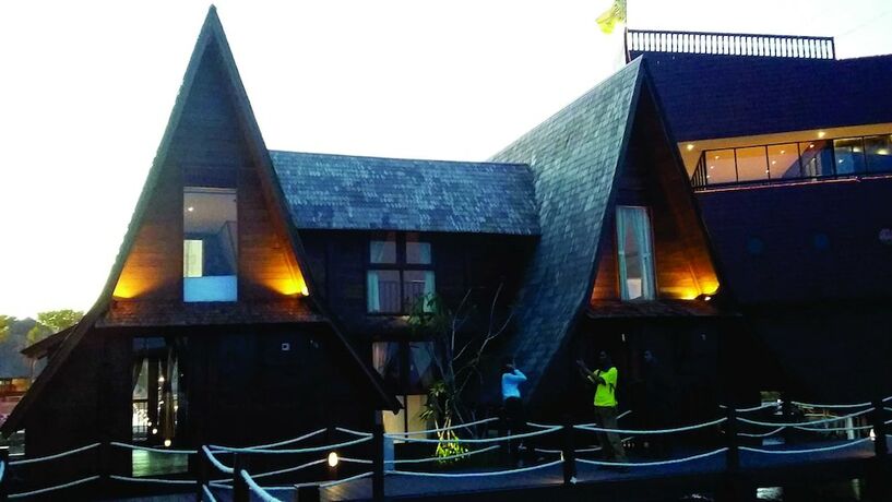 Imagen general del Hotel Cirebon Waterland. Foto 5