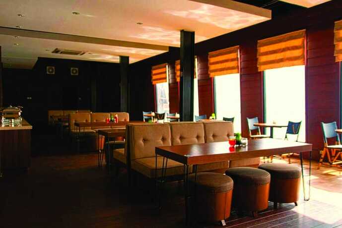 Imagen general del Hotel Cirebon Waterland. Foto 10